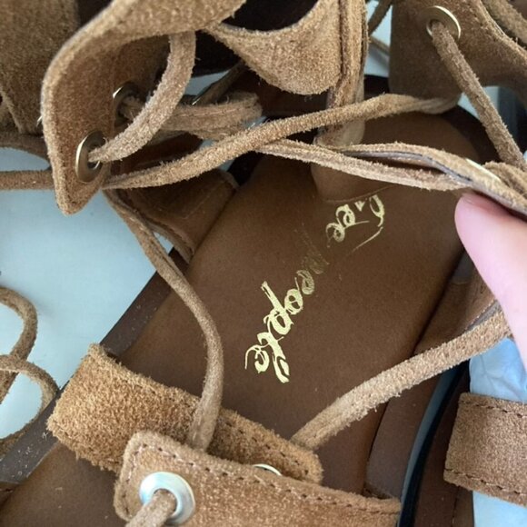 NWOT Free People Sun Chaser Taupe Suede Tall Gladiator Sandals Sz 37.5 - Picture 4 of 6